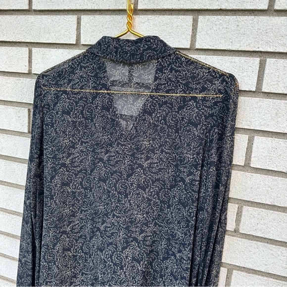 Dana Buchman 100% Silk Sheer Floral Button Down Blouse Navy Beige Size 4 Tunic - Picture 11 of 11